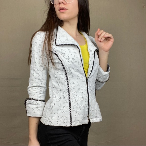 White jacket - Picture 4 of 4